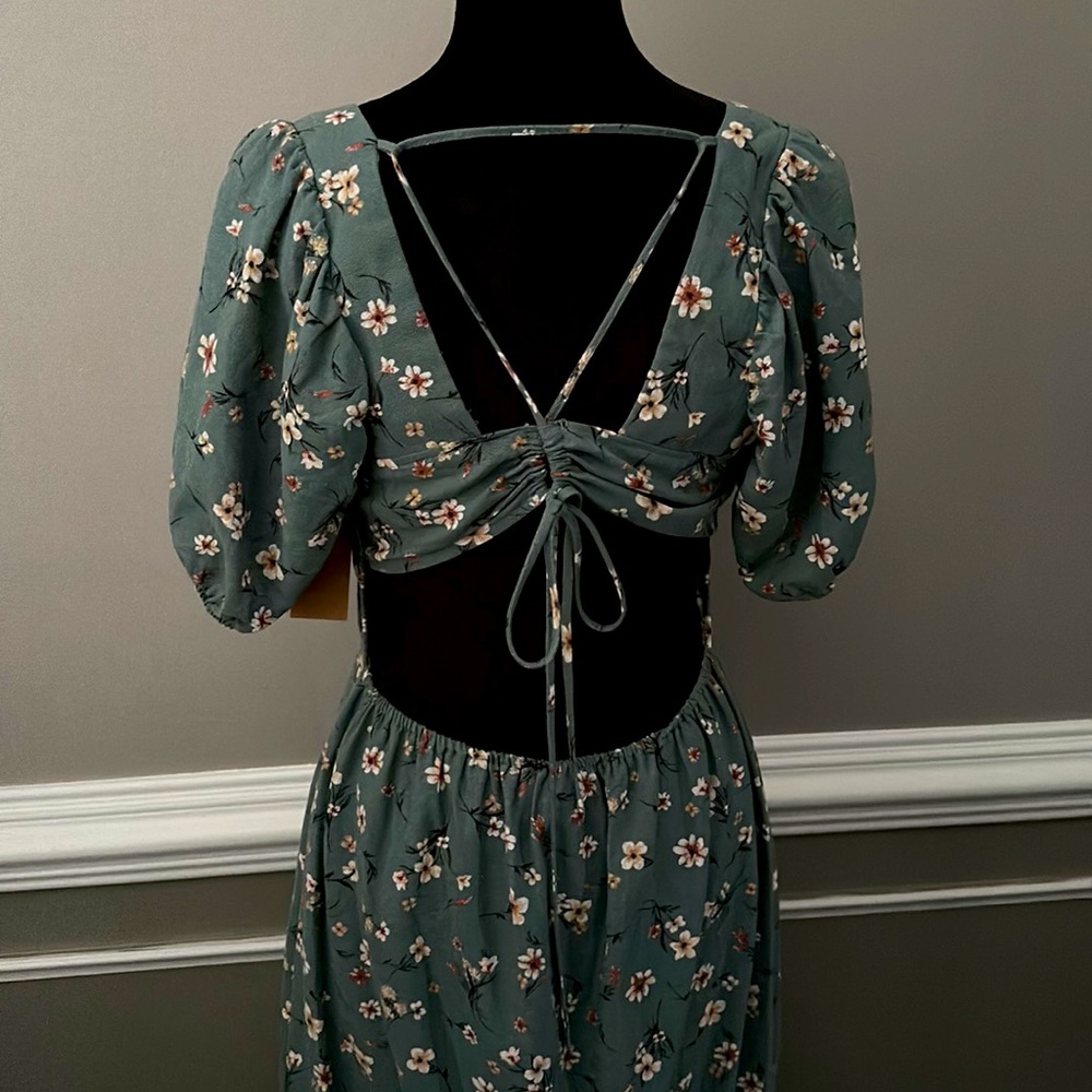 Just Found Floral Sage Green Cottage-core midi dress. NWT 🌿 - Picture 7 of 11